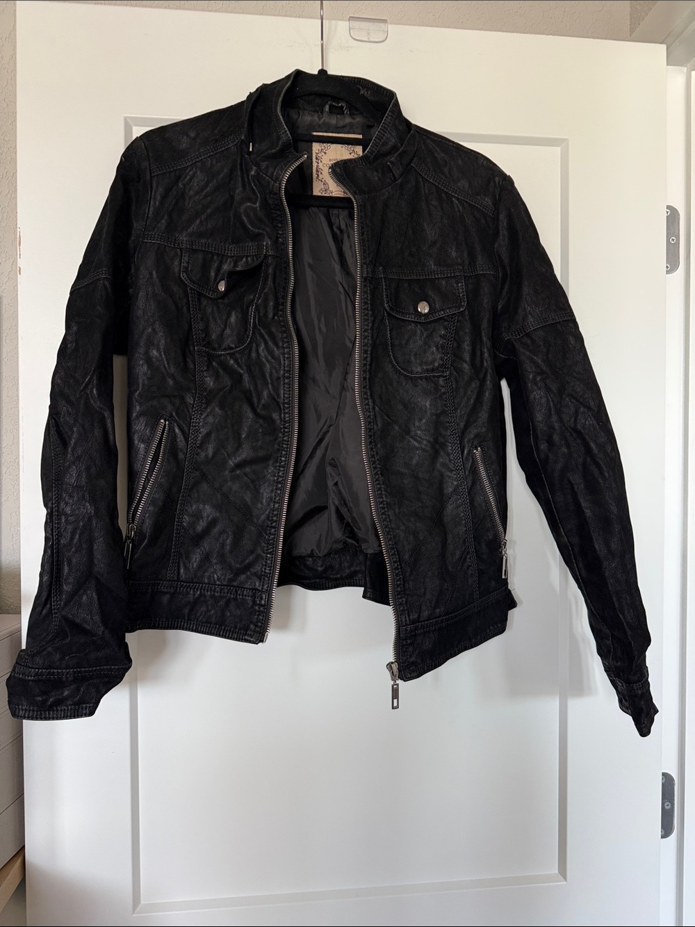 Classic Black Bomber Jacket - Lightweight Everyday Style